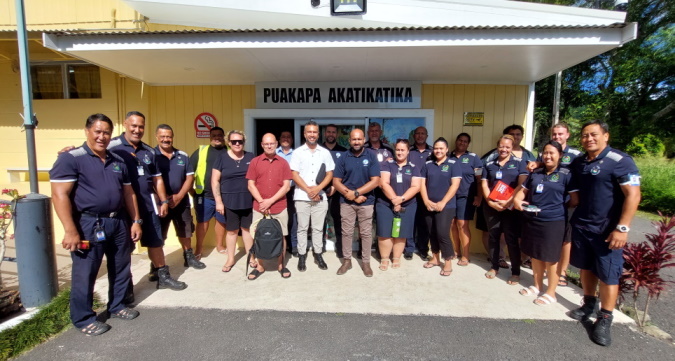 Cook Islands staff and New Zealand Trans-national Crime Unit staff. 